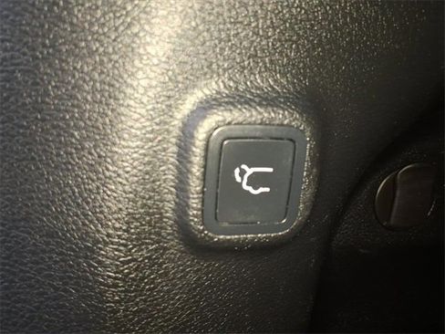 Certified 2020 Jeep Cherokee Limited image 12