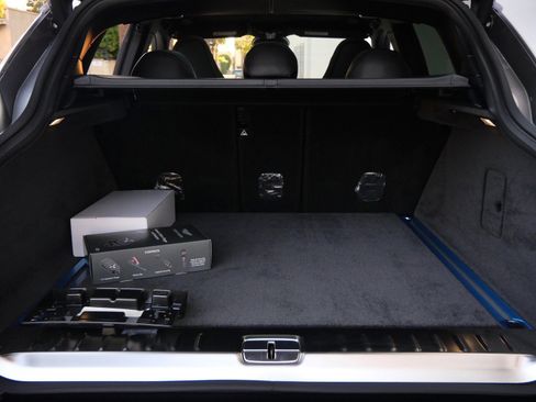 New 2026 Aston Martin DBX S image 25