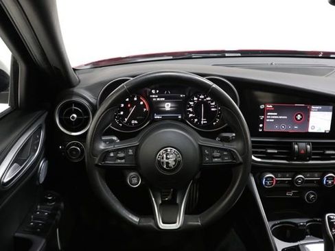 Used 2023 Alfa Romeo Giulia Veloce RWD image 12