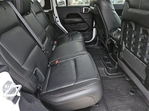 Used 2022 Jeep Wrangler Unlimited Rubicon w/ Trailer Tow Package image 33