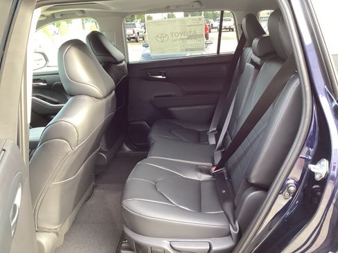 New 2026 Toyota Highlander XLE AWD/4WD image 4