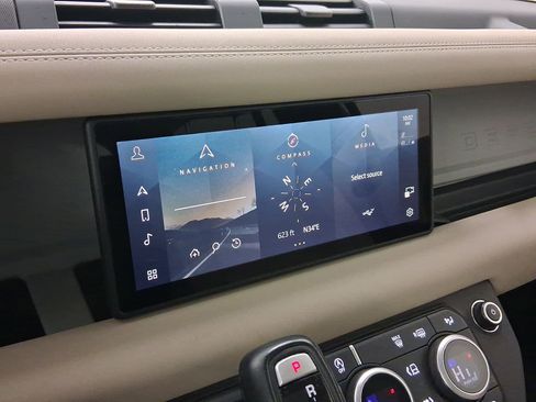 Used 2021 Land Rover Defender 90 S image 21