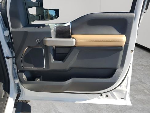 Used 2022 Ford F250 Lariat w/ Lariat Ultimate Package image 13