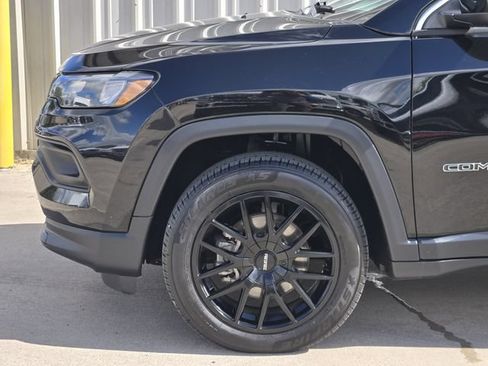 Used 2022 Jeep Compass Latitude AWD/4WD image 11