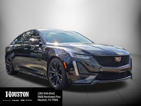 Used 2020 Cadillac CT5 V w/ Premium Package RWD image 3