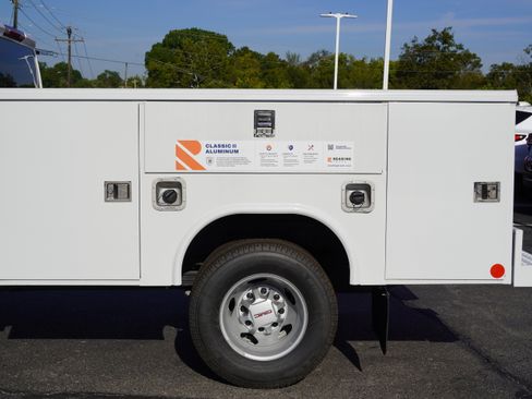 New 2025 GMC Sierra 3500 Pro w/ Convenience Package image 10