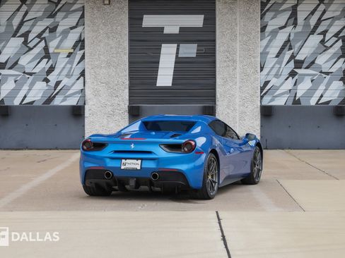 Used 2018 Ferrari 488 Spider RWD image 15