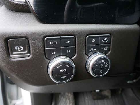 Certified 2024 GMC Sierra 3500 SLE image 17