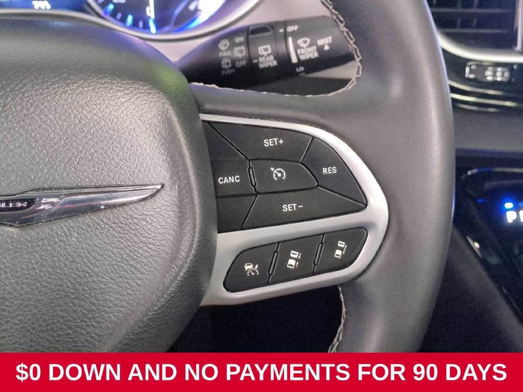 Used 2025 Chrysler Pacifica Select FWD image 21