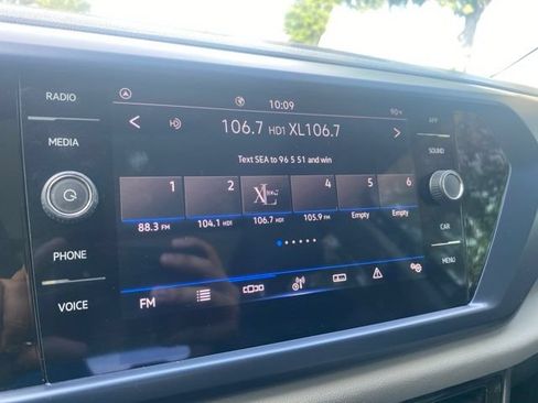 Used 2023 Volkswagen Taos SE FWD image 19
