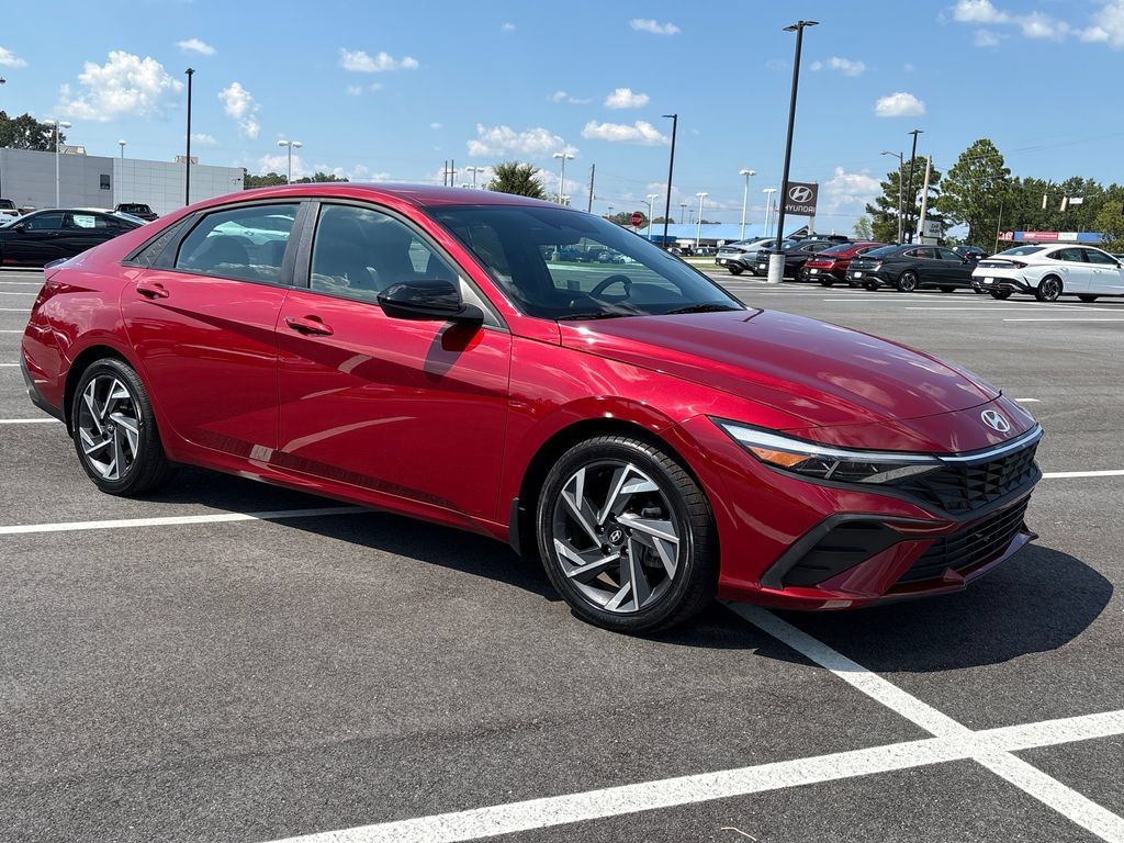 Used 2025 Hyundai Elantra Sport FWD image 29