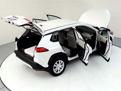 Used 2023 Toyota Corolla Cross L image 20