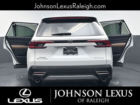 Used 2025 Toyota Grand Highlander AWD Hybrid image 34