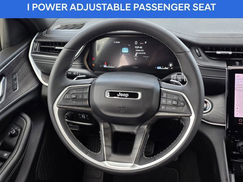 Used 2025 Jeep Grand Cherokee Limited image 26