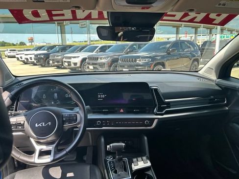 Used 2023 Kia Sportage EX FWD image 33