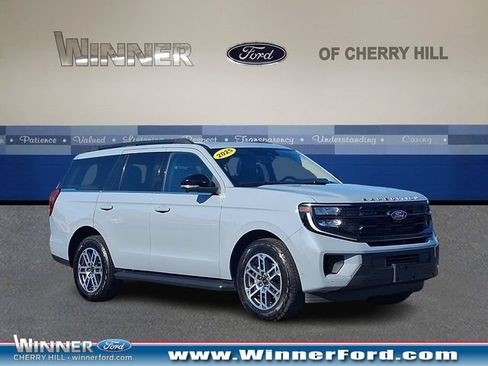 Certified 2025 Ford Expedition Active AWD/4WD image 1