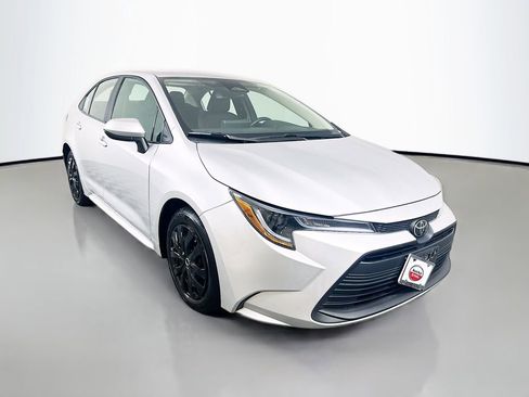 Certified 2024 Toyota Corolla LE FWD image 3
