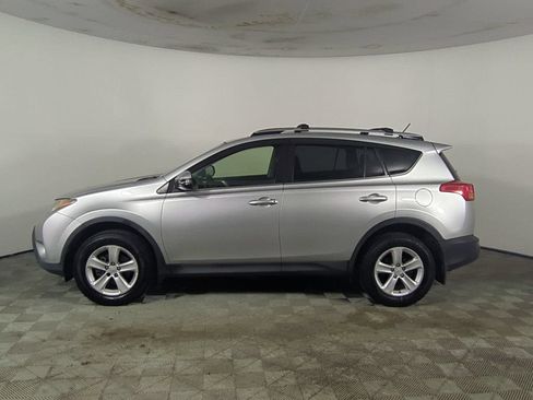 Used 2013 Toyota RAV4 XLE AWD/4WD image 8