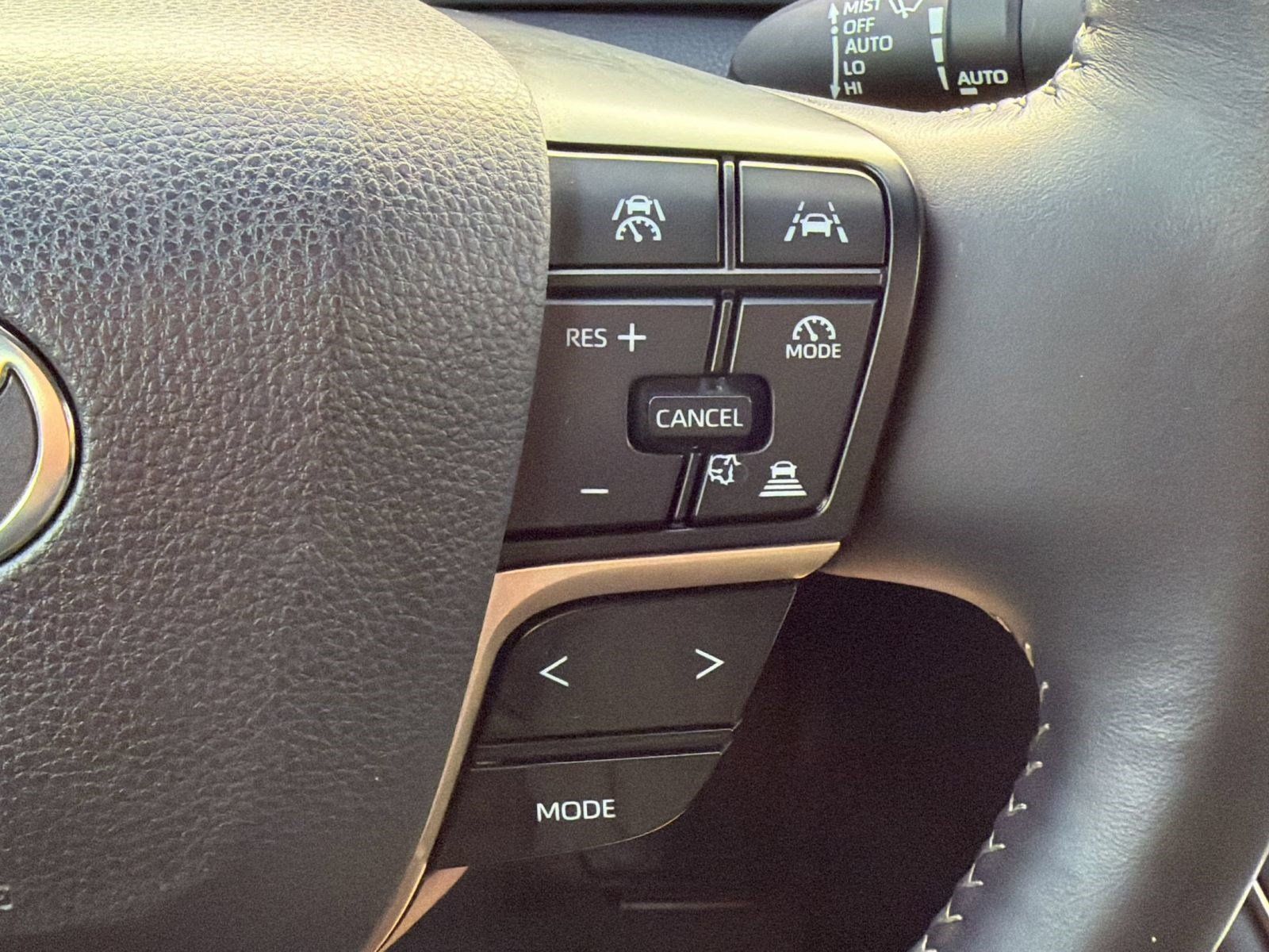 Used 2024 Toyota Crown AWD/4WD image 18