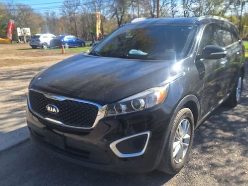 Used 2016 Kia Sorento LX w/ LX Convenience Package image 1