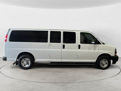 Used 2018 Chevrolet Express 3500 LS w/ Cold Climate Package RWD image 7