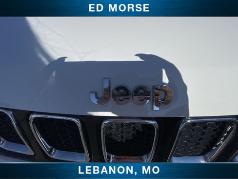 Used 2018 Jeep Compass Latitude w/ Popular Equipment Group FWD image 28