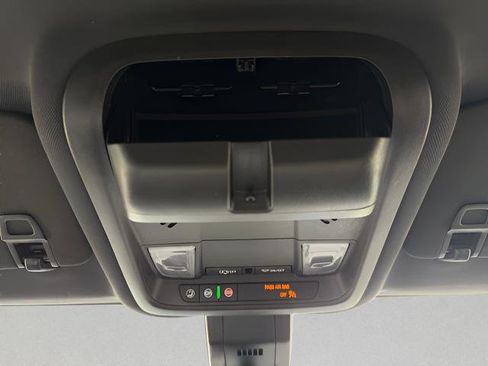Used 2023 Chevrolet Equinox RS FWD image 29