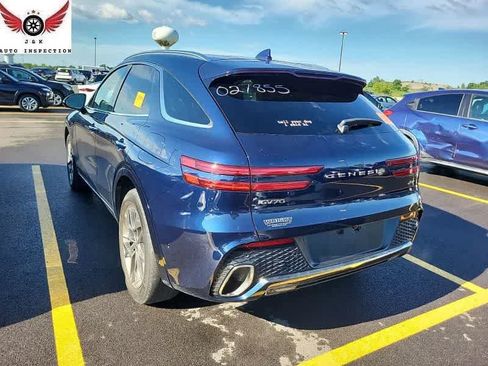 Used 2022 Genesis GV70 2.5T w/ Advanced Package AWD/4WD image 3