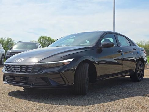 New 2026 Hyundai Elantra SEL Sport Premium FWD image 12