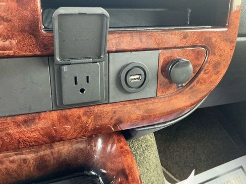 Used 2022 Chevrolet Express 2500 w/ Enhanced Convenience Package image 45