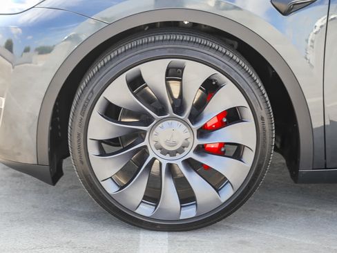 Used 2025 Tesla Model Y Performance AWD/4WD image 10