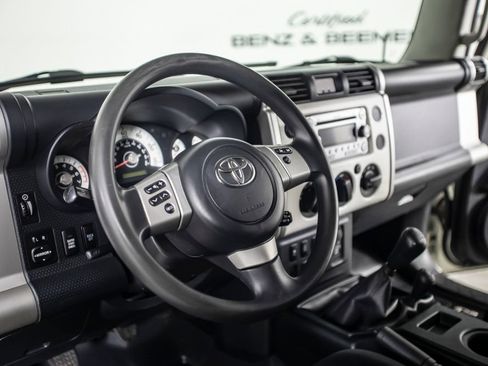 Used 2012 Toyota FJ Cruiser 4WD w/ Convenience Pkg image 21