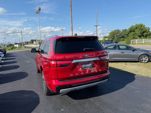 Used 2023 Toyota Sequoia Capstone AWD/4WD image 5
