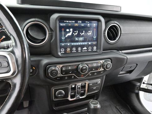 Used 2020 Jeep Gladiator Overland w/ Popular Equipment Package AWD/4WD image 18