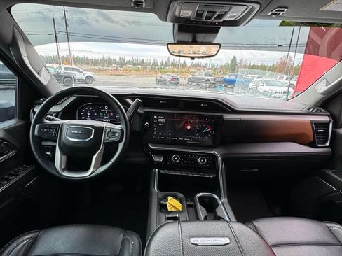 Used 2024 GMC Sierra 3500 Denali w/ Technology Package image 26