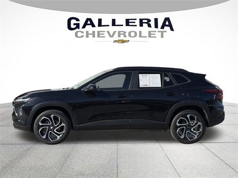 Certified 2025 Chevrolet Trax RS w/ Driver Confidence Package image 4