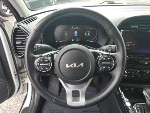 Used 2024 Kia Soul EX FWD image 23