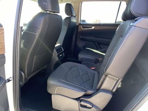 New 2026 Volkswagen Atlas SE FWD image 11