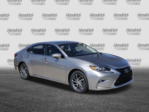 Used 2018 Lexus ES 350 350 w/ Luxury Package w/Wood Trim image 2