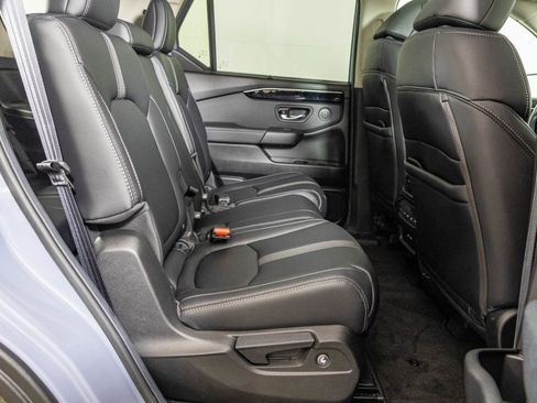 Used 2025 Honda Pilot Touring image 48