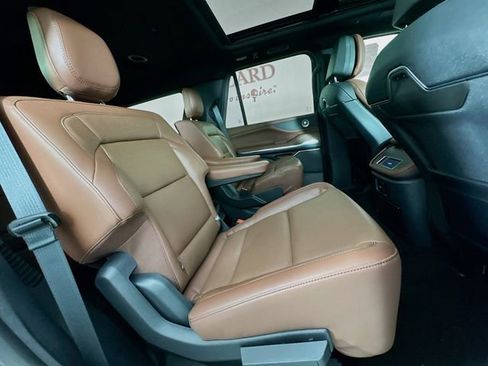 New 2026 Lincoln Navigator Reserve AWD/4WD image 31