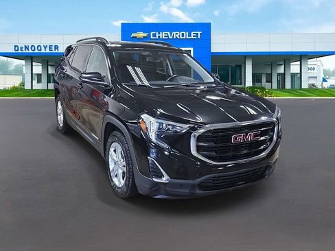 Used 2019 GMC Terrain SLE w/ Driver Convenience Package image 3