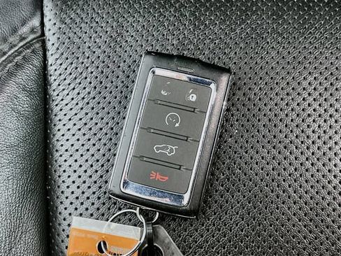 Used 2024 Jeep Wagoneer L Series II w/ Flexible Seating Group AWD/4WD image 31