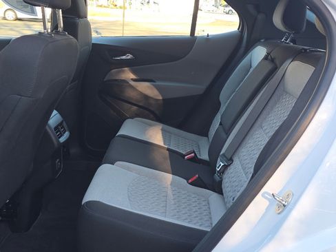 Used 2022 Chevrolet Equinox LS image 28
