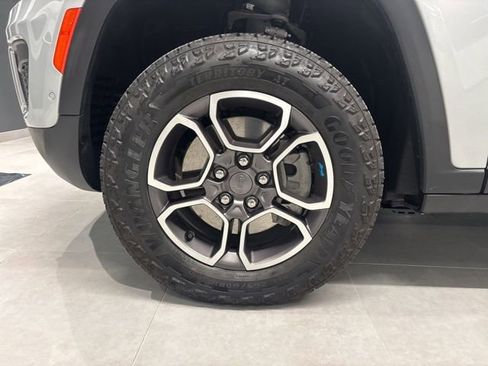 Used 2022 Jeep Grand Cherokee Trailhawk w/ Advanced Protech Group II image 11