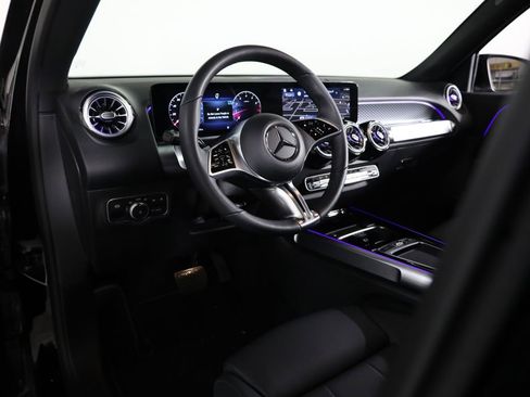 Certified 2025 Mercedes-Benz GLB 250 4MATIC image 34