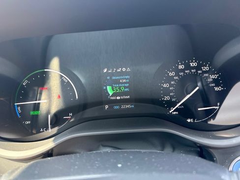 Used 2023 Toyota Sienna XLE FWD image 13
