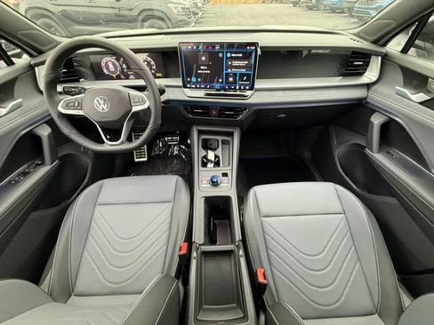 New 2026 Volkswagen Tiguan SE R-Line AWD/4WD image 12