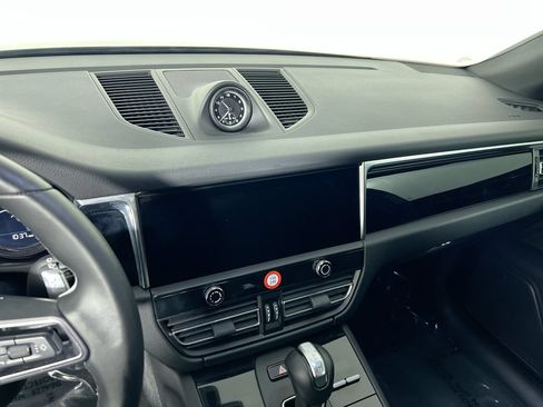 Used 2024 Porsche Macan w/ Premium Plus Package AWD/4WD image 21