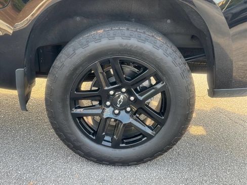 Used 2024 Chevrolet Silverado 1500 Custom AWD/4WD image 9